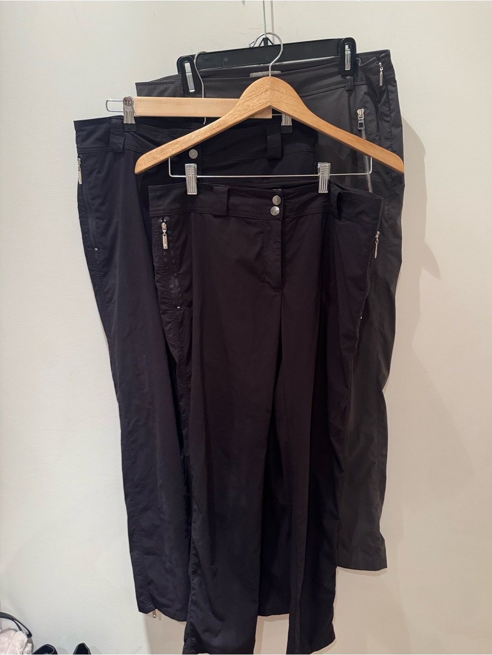 Anatomie black pants- (3) pairs! 
All Size L.